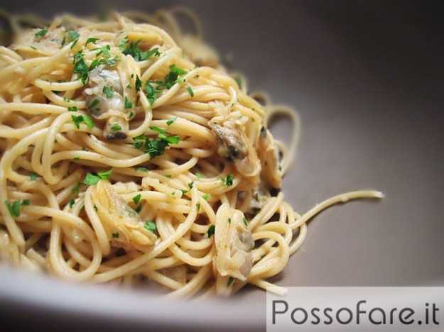 Spaghetti con Vongole Veraci alla barcellonese