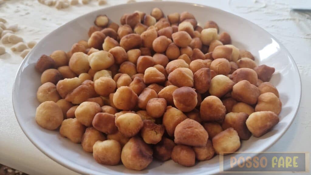 struffoli-fritti Struffoli fritti