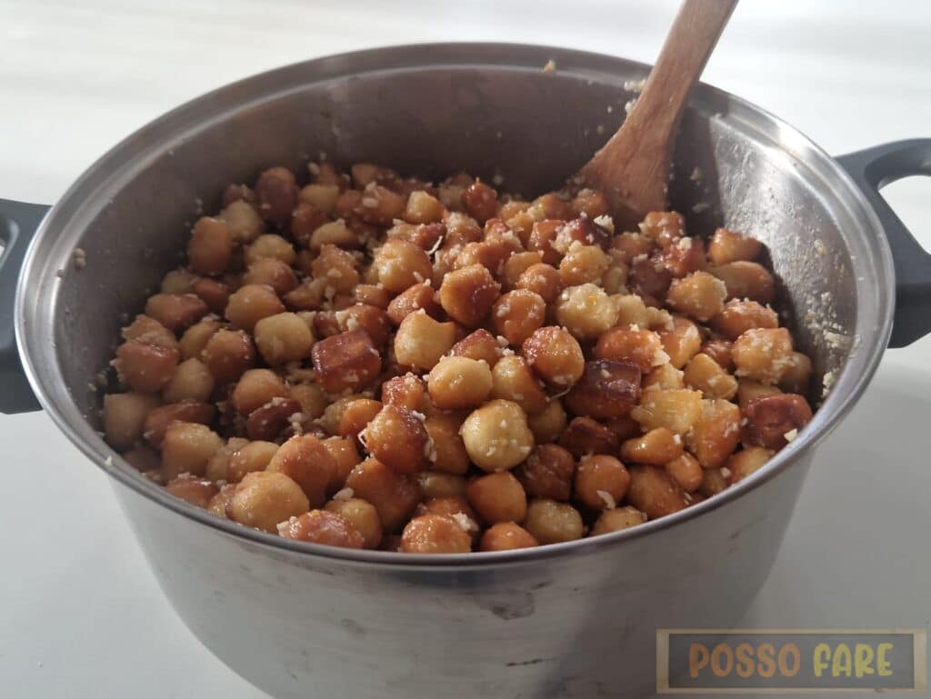 struffoli-miele Struffoli nel Miele