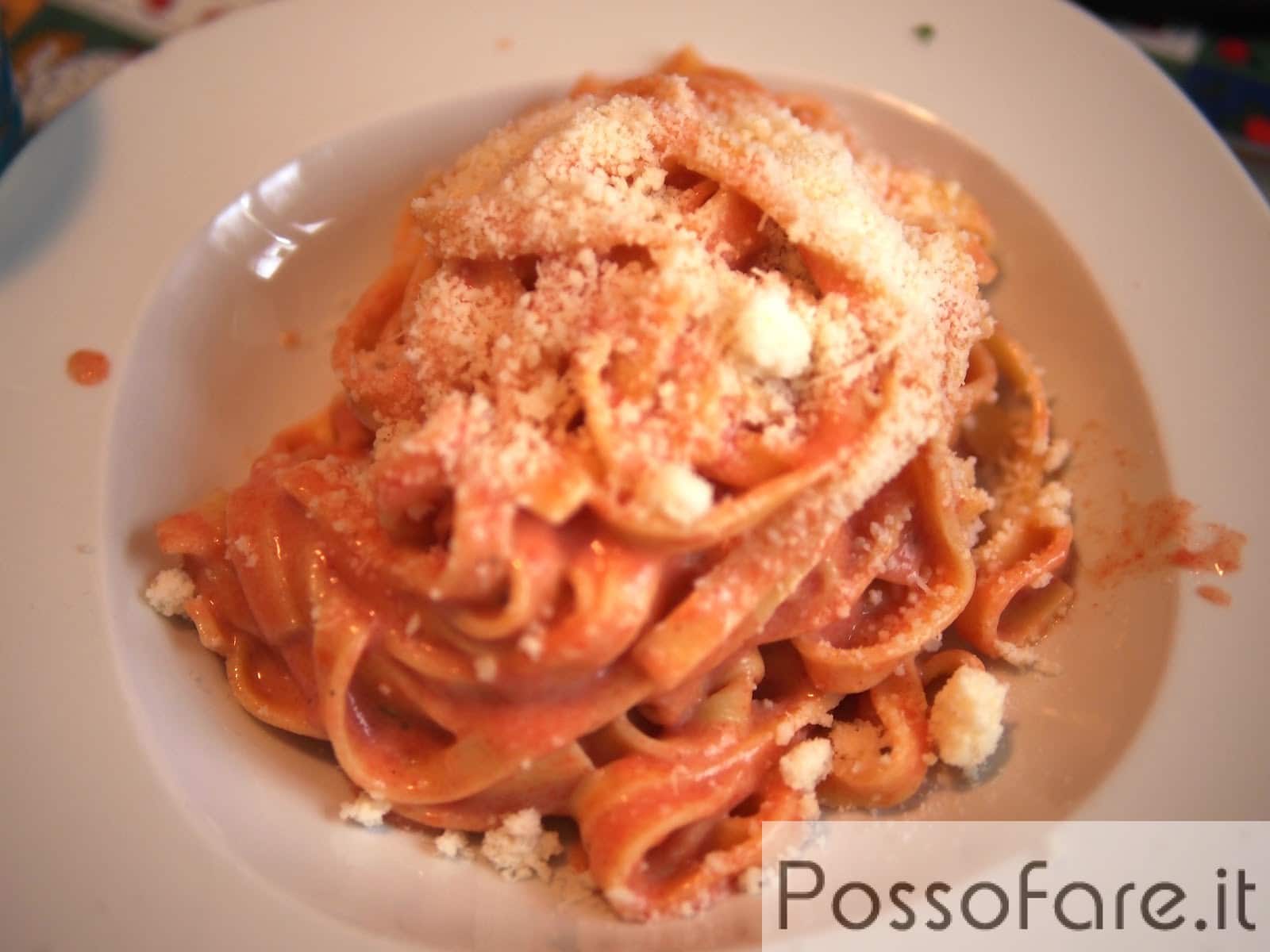 Tagliatelle Besciamella e Pomodoro